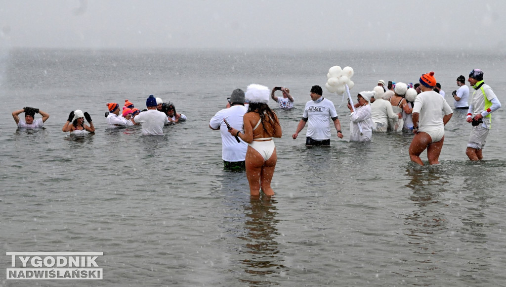 Śnieżne Jezioro Aniołów nad Jeziorem Tarnobrzeskim
