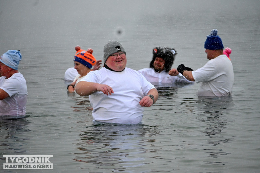 Śnieżne Jezioro Aniołów nad Jeziorem Tarnobrzeskim