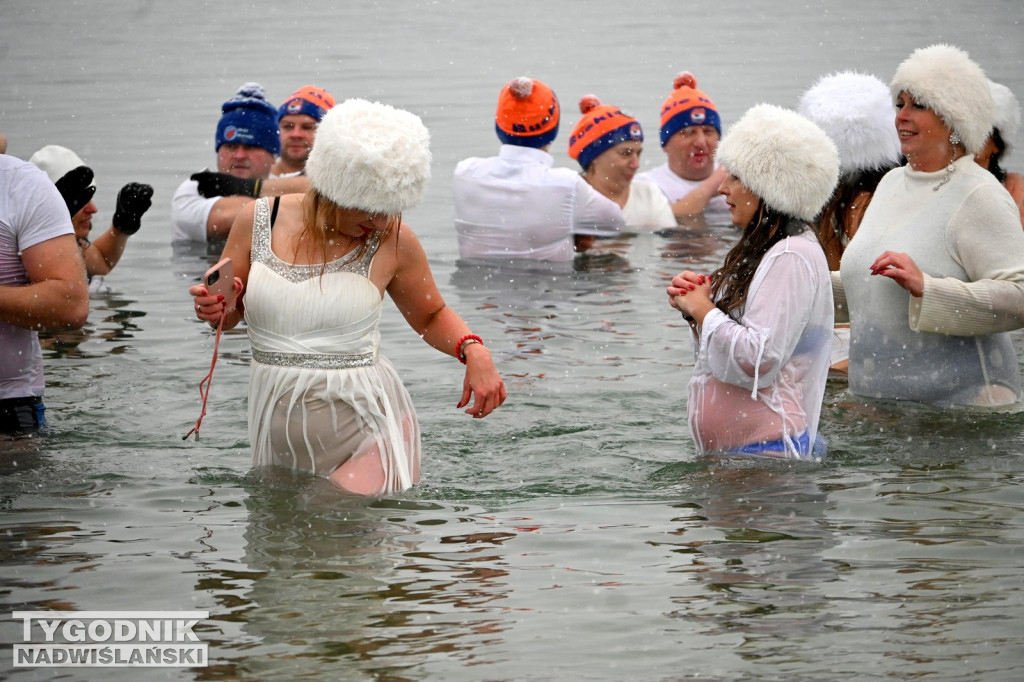 Śnieżne Jezioro Aniołów nad Jeziorem Tarnobrzeskim