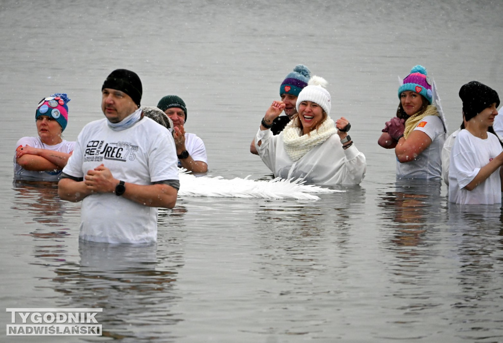 Śnieżne Jezioro Aniołów nad Jeziorem Tarnobrzeskim