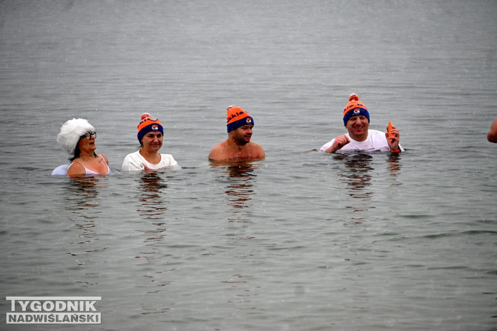Śnieżne Jezioro Aniołów nad Jeziorem Tarnobrzeskim