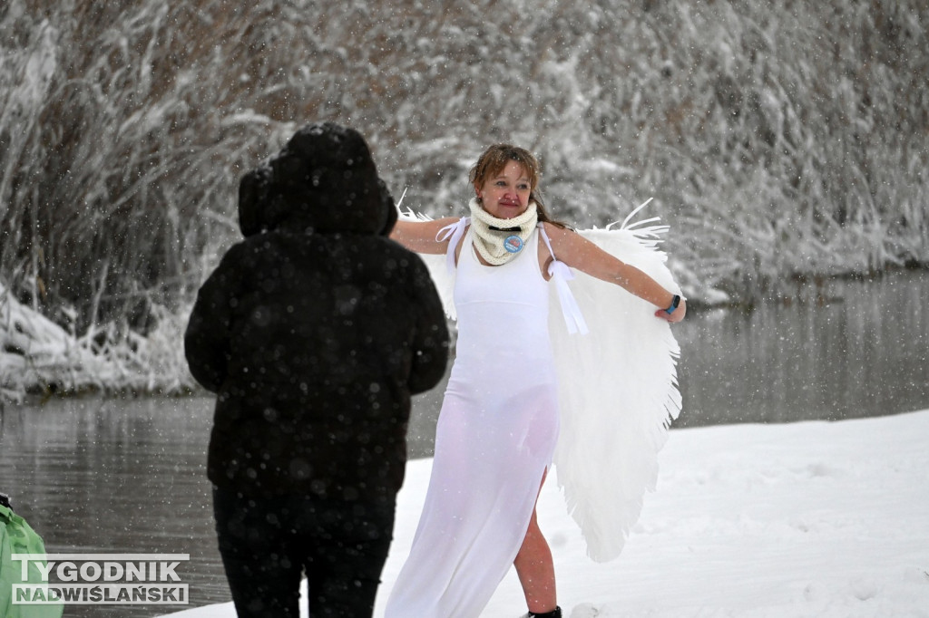 Śnieżne Jezioro Aniołów nad Jeziorem Tarnobrzeskim