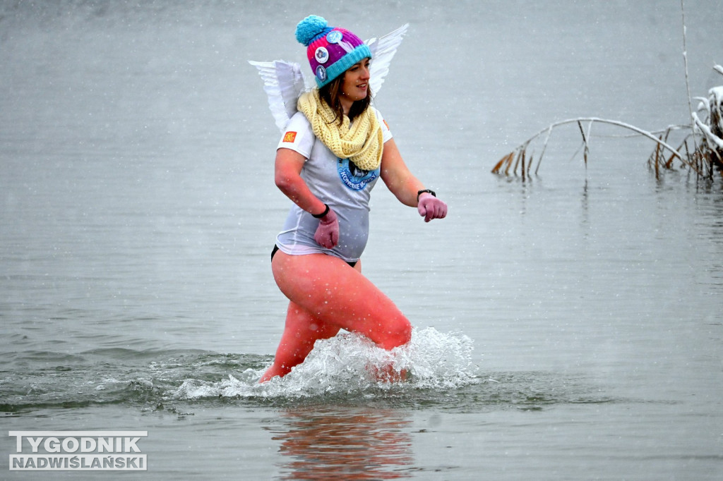 Śnieżne Jezioro Aniołów nad Jeziorem Tarnobrzeskim