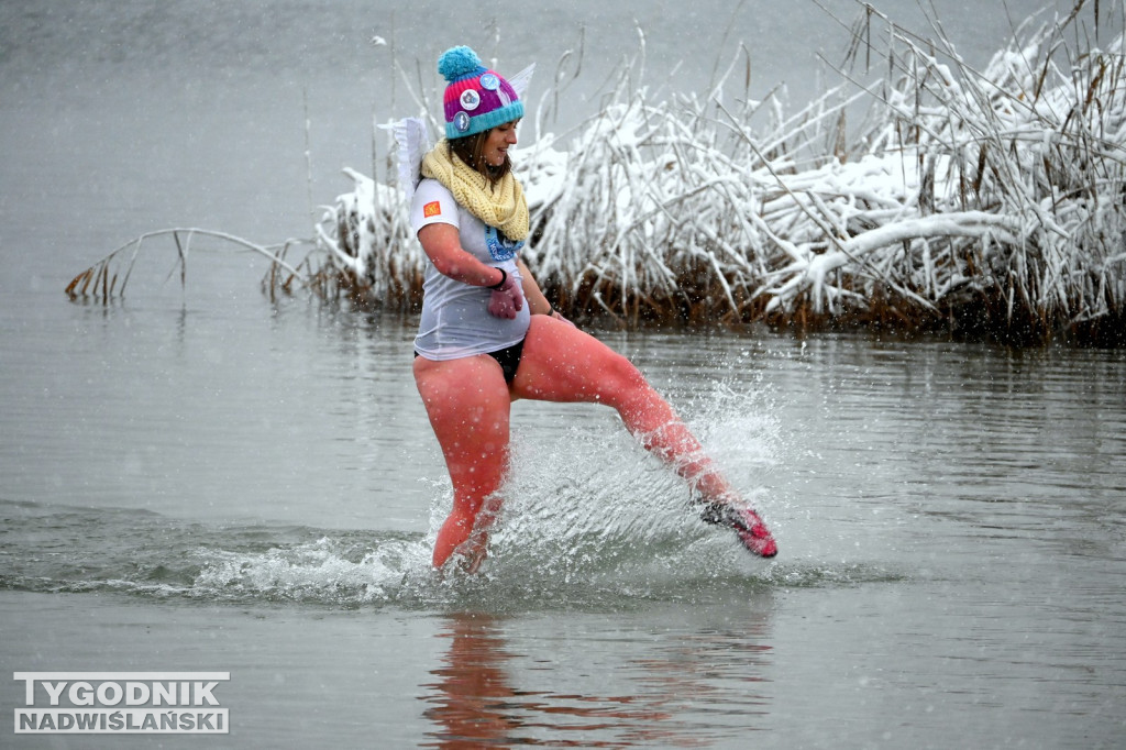 Śnieżne Jezioro Aniołów nad Jeziorem Tarnobrzeskim