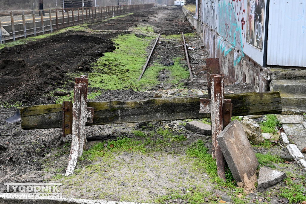Konferencja posła Rafała Webera na dworcu PKP w Tarnobrzegu