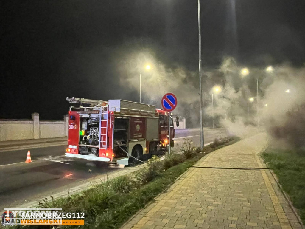 Pożar samochodu w Tarnobrzegu