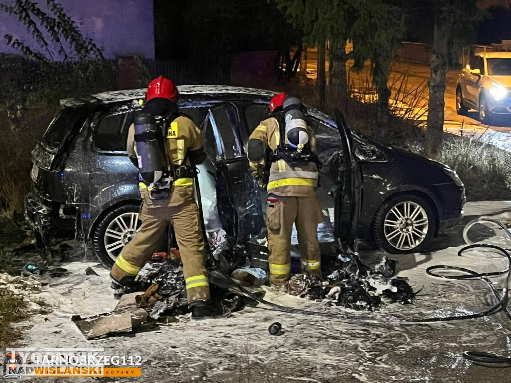 Pożar samochodu w Tarnobrzegu