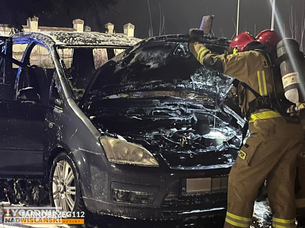 Pożar samochodu w Tarnobrzegu