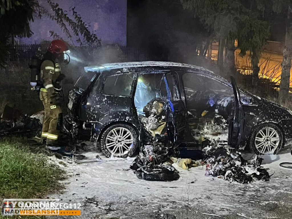 Pożar samochodu w Tarnobrzegu