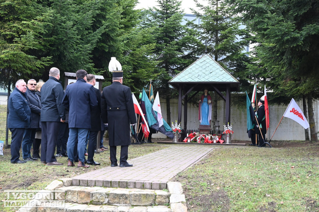 Uroczystość pod pomnikiem św. Barbary w Machowie
