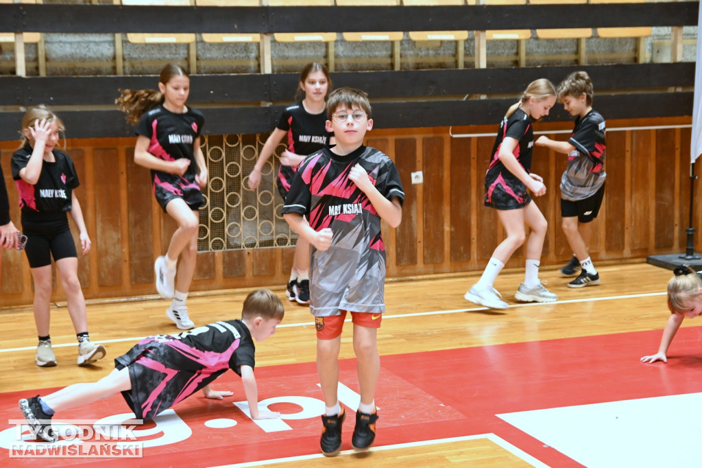 Sportowe Mikołajki na hali w Tarnobrzegu