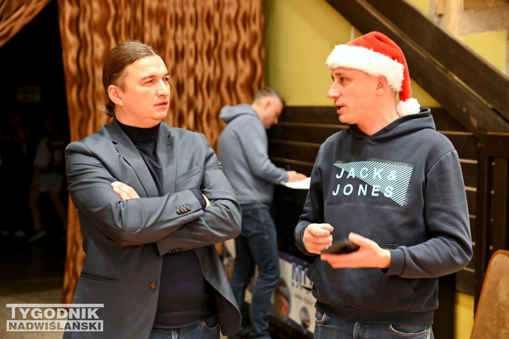 Sportowe Mikołajki na hali w Tarnobrzegu