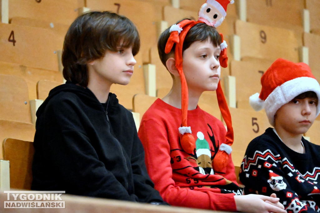 Sportowe Mikołajki na hali w Tarnobrzegu