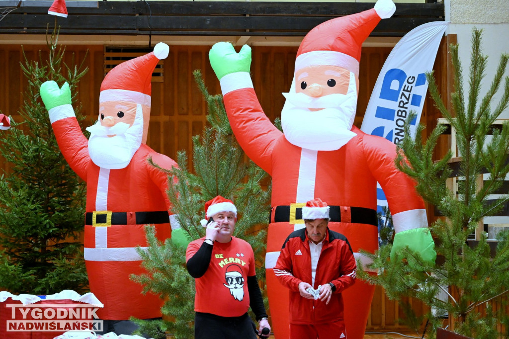 Sportowe Mikołajki na hali w Tarnobrzegu