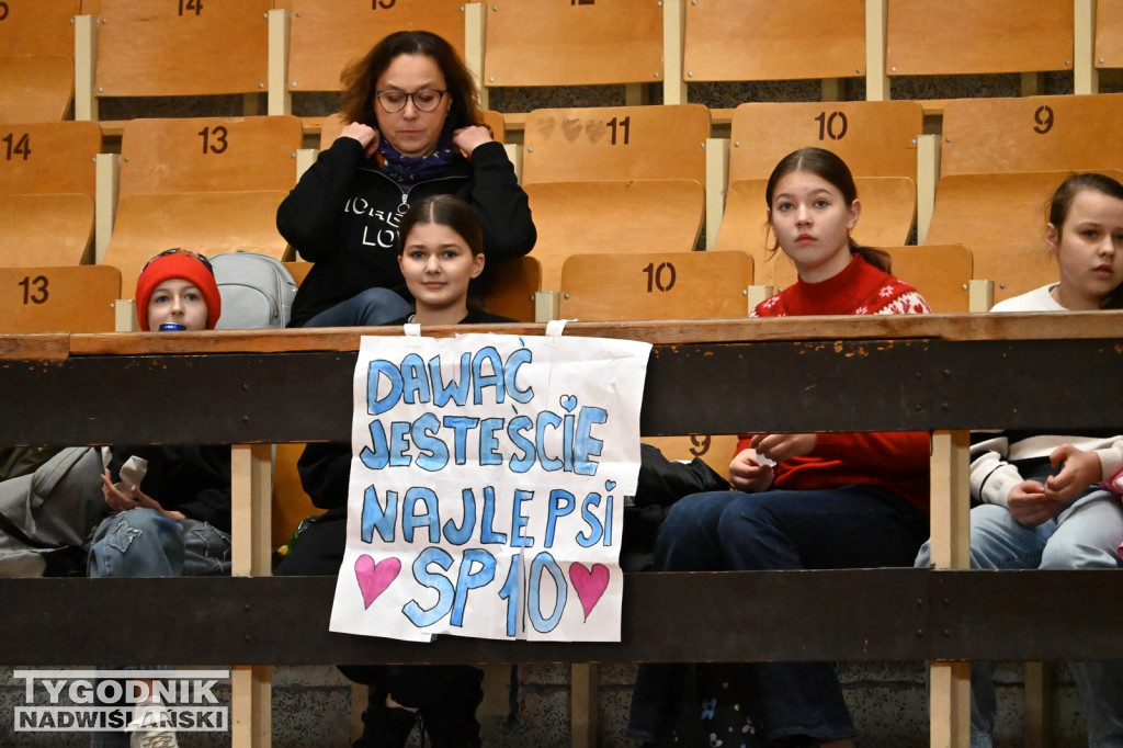 Sportowe Mikołajki na hali w Tarnobrzegu