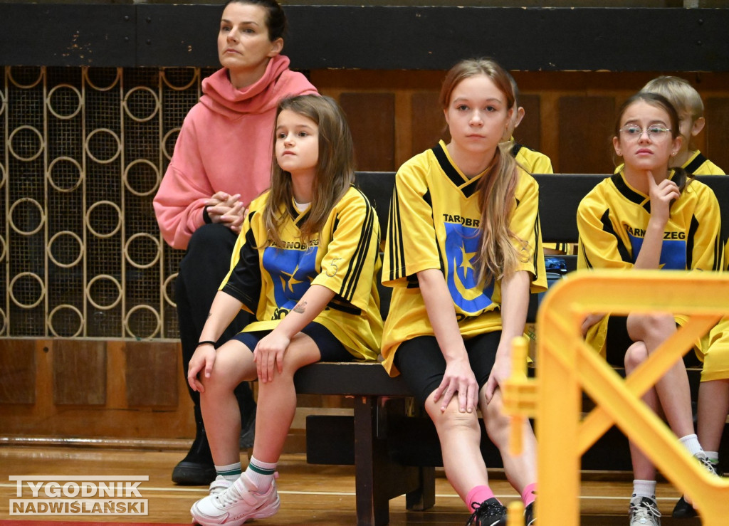 Sportowe Mikołajki na hali w Tarnobrzegu