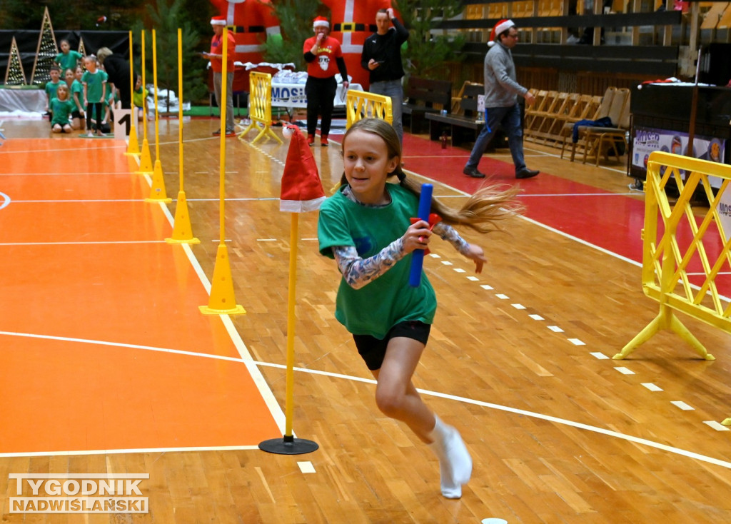 Sportowe Mikołajki na hali w Tarnobrzegu