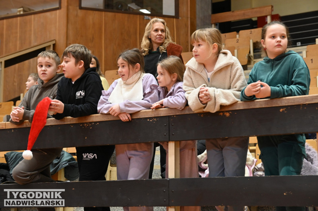 Sportowe Mikołajki na hali w Tarnobrzegu