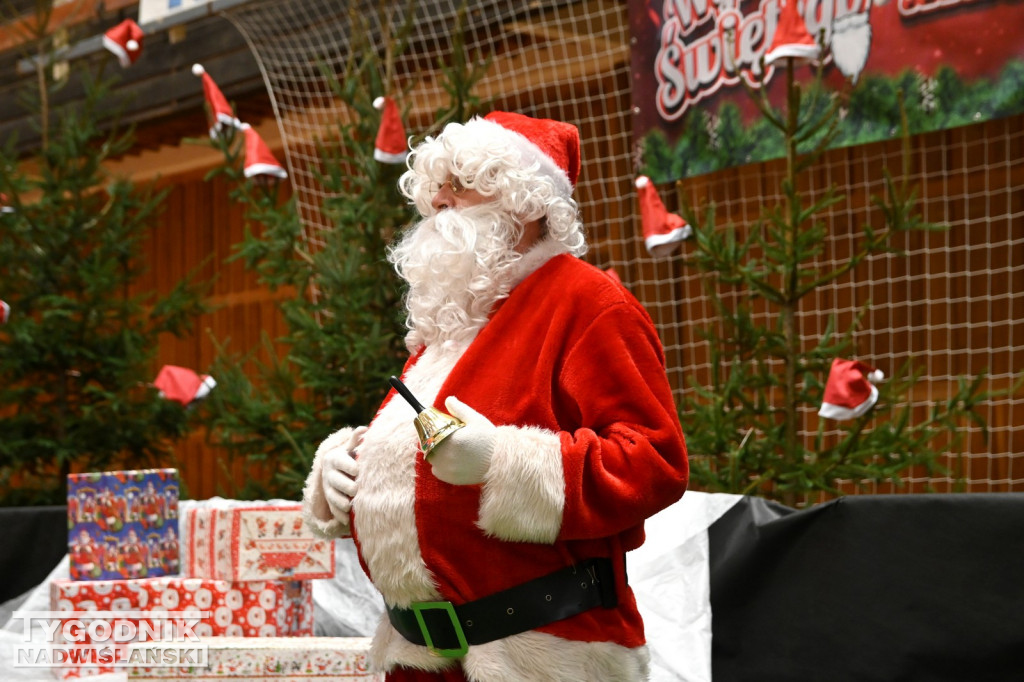 Sportowe Mikołajki na hali w Tarnobrzegu