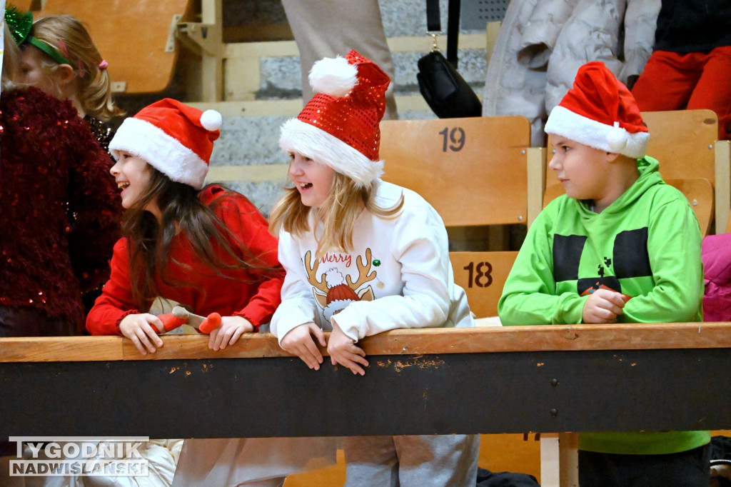 Sportowe Mikołajki na hali w Tarnobrzegu