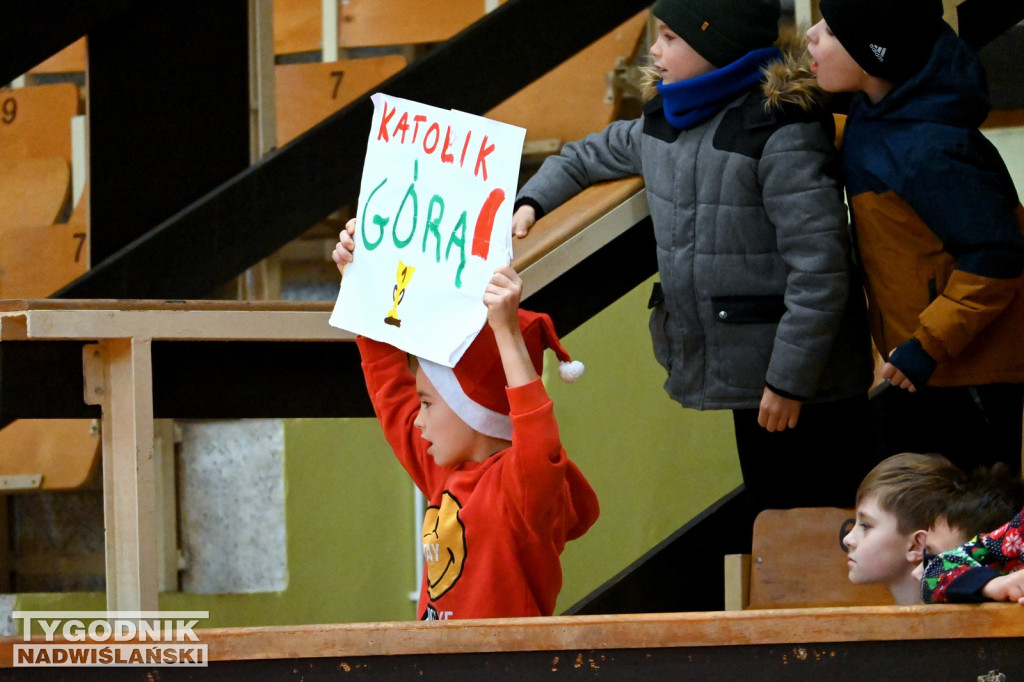 Sportowe Mikołajki na hali w Tarnobrzegu