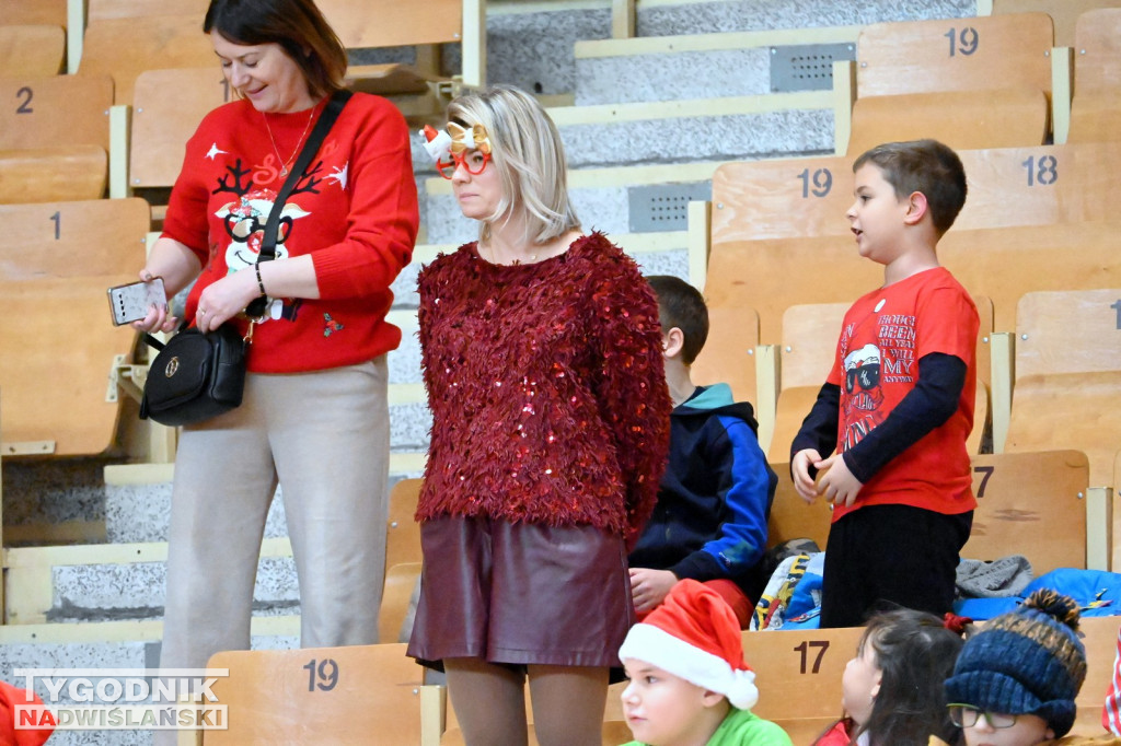 Sportowe Mikołajki na hali w Tarnobrzegu