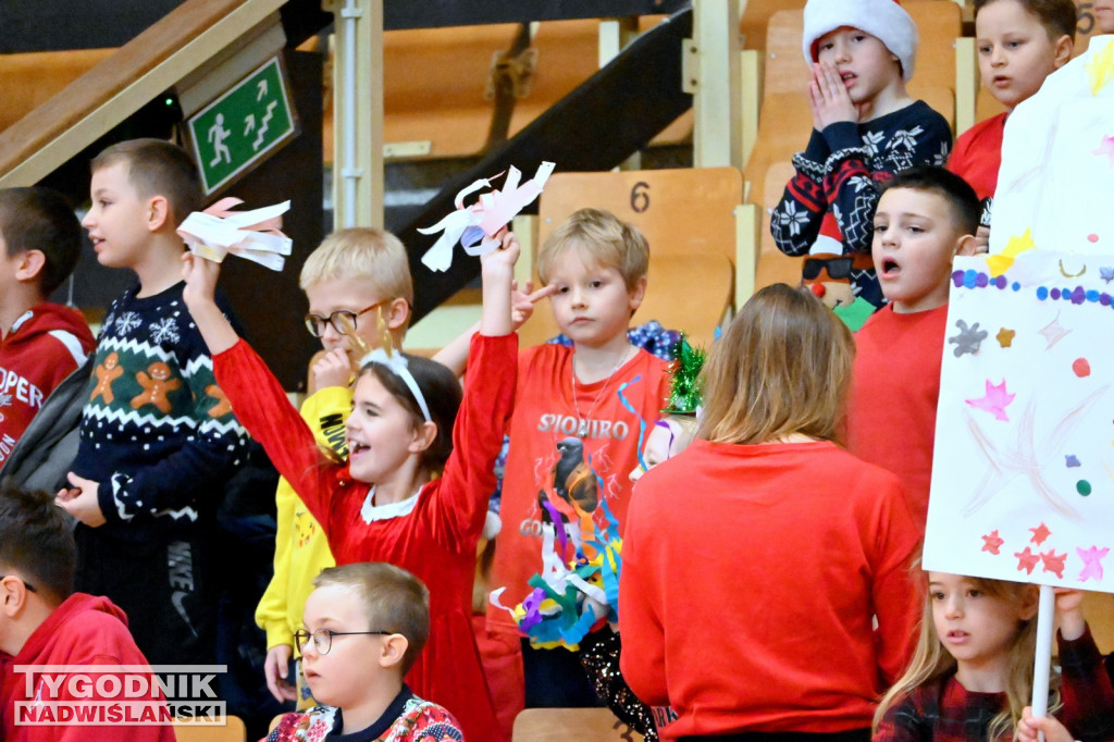 Sportowe Mikołajki na hali w Tarnobrzegu