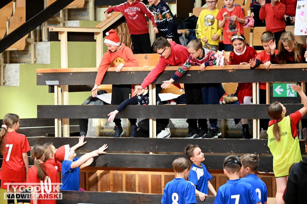 Sportowe Mikołajki na hali w Tarnobrzegu