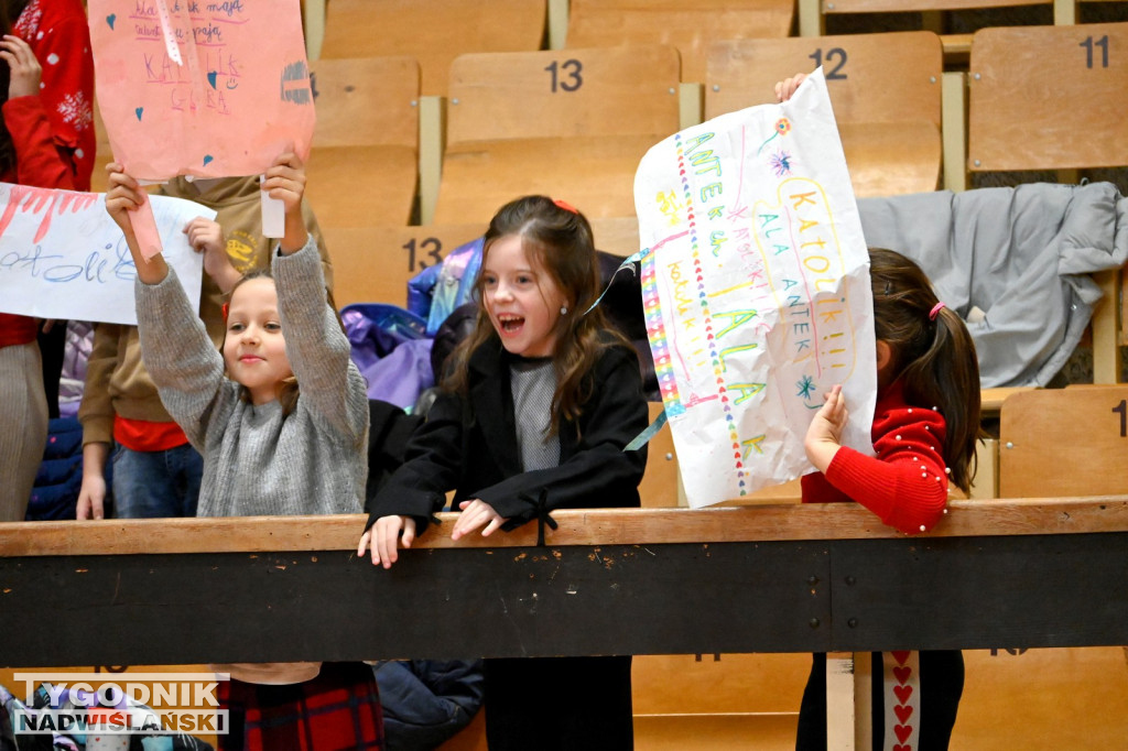 Sportowe Mikołajki na hali w Tarnobrzegu