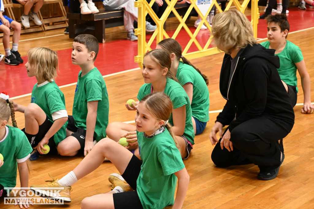 Sportowe Mikołajki na hali w Tarnobrzegu