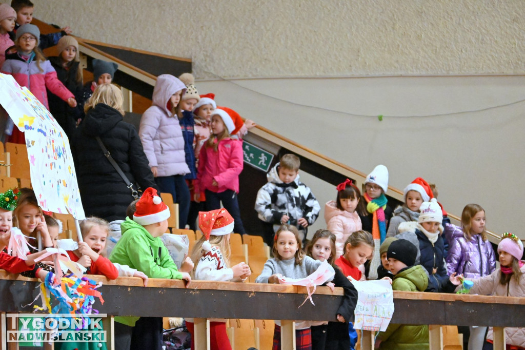 Sportowe Mikołajki na hali w Tarnobrzegu