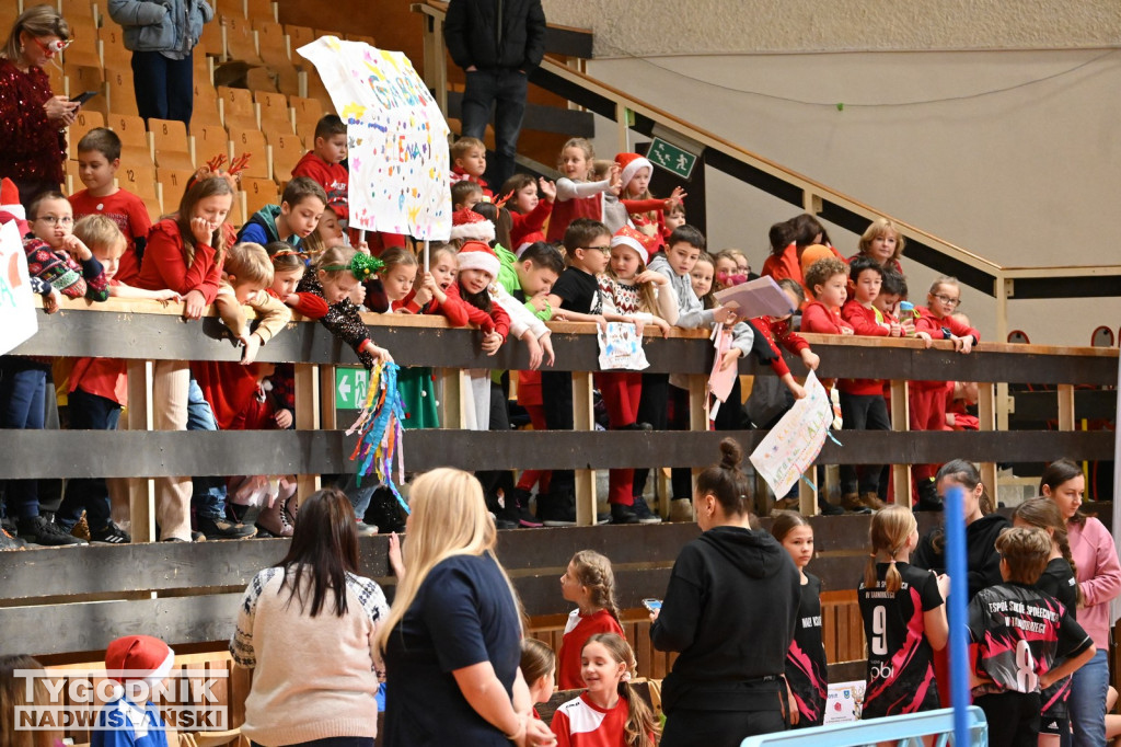 Sportowe Mikołajki na hali w Tarnobrzegu