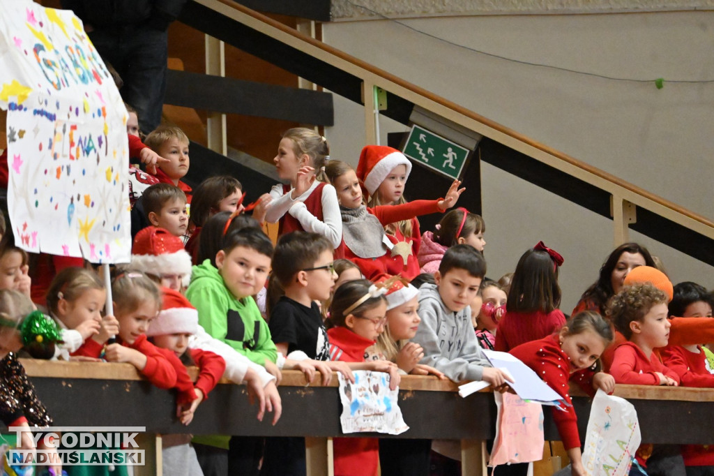 Sportowe Mikołajki na hali w Tarnobrzegu