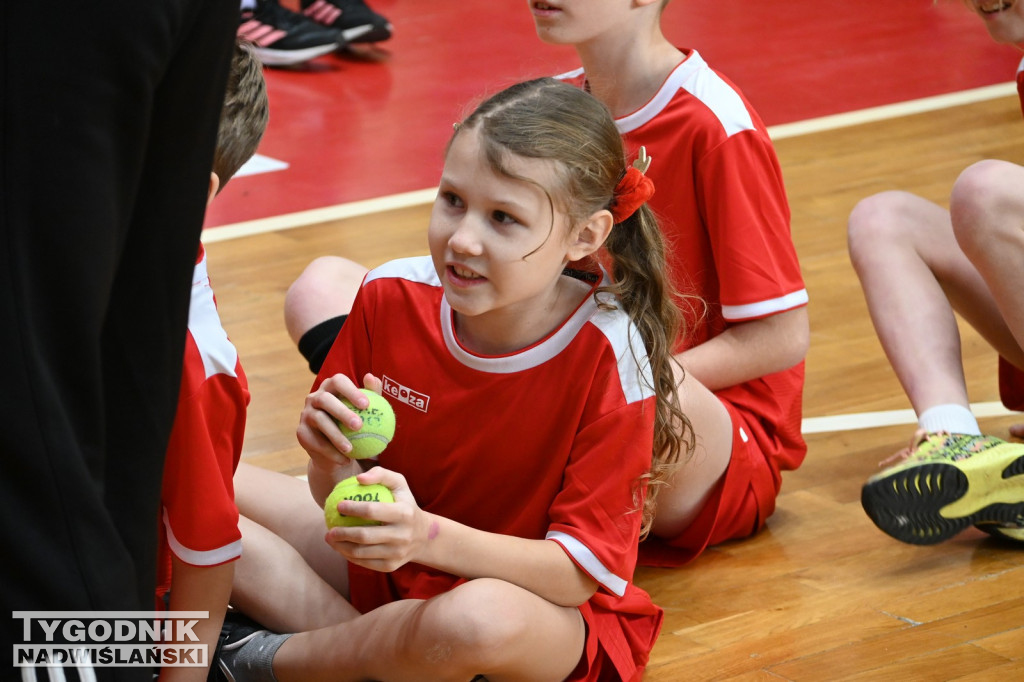 Sportowe Mikołajki na hali w Tarnobrzegu