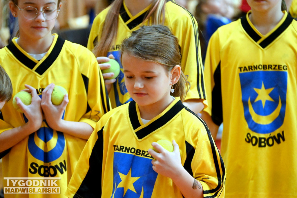Sportowe Mikołajki na hali w Tarnobrzegu