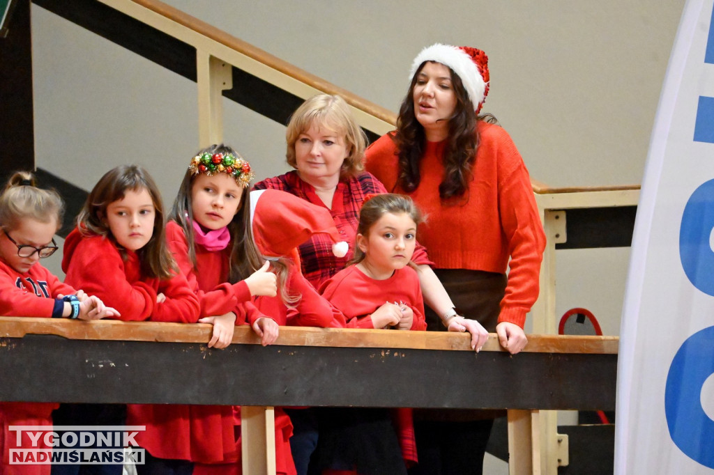 Sportowe Mikołajki na hali w Tarnobrzegu