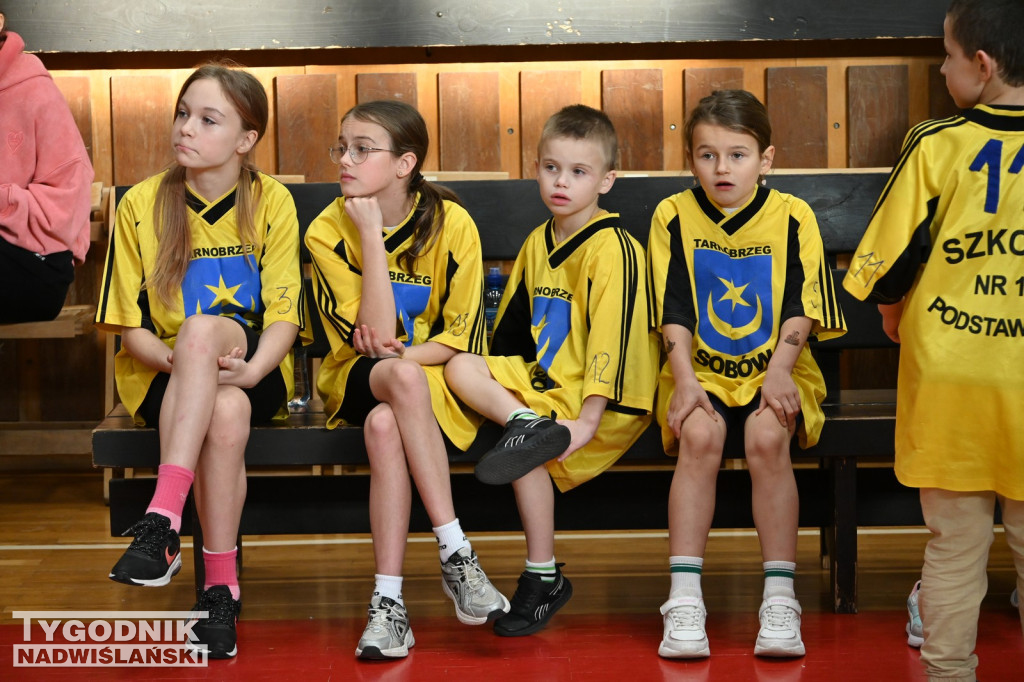 Sportowe Mikołajki na hali w Tarnobrzegu