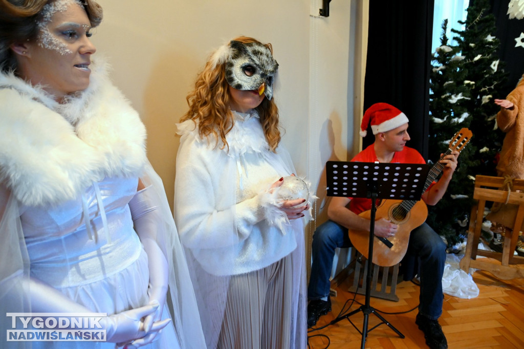Mikołajkowe widowisko w Przedszkolu nr 6 w Tarnobrzegu