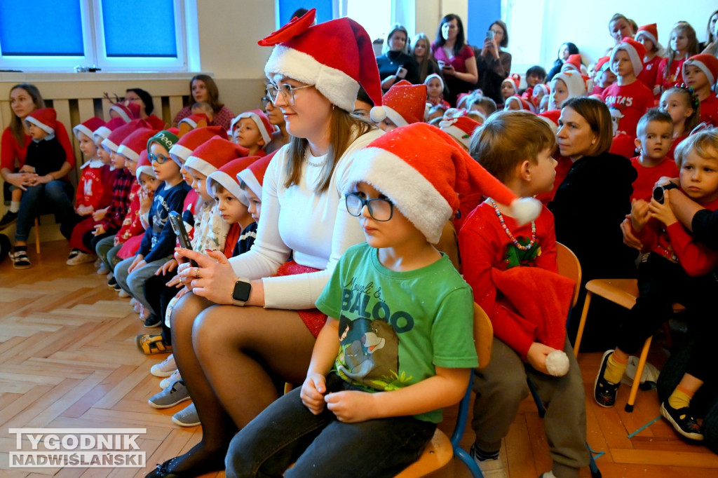 Mikołajkowe widowisko w Przedszkolu nr 6 w Tarnobrzegu