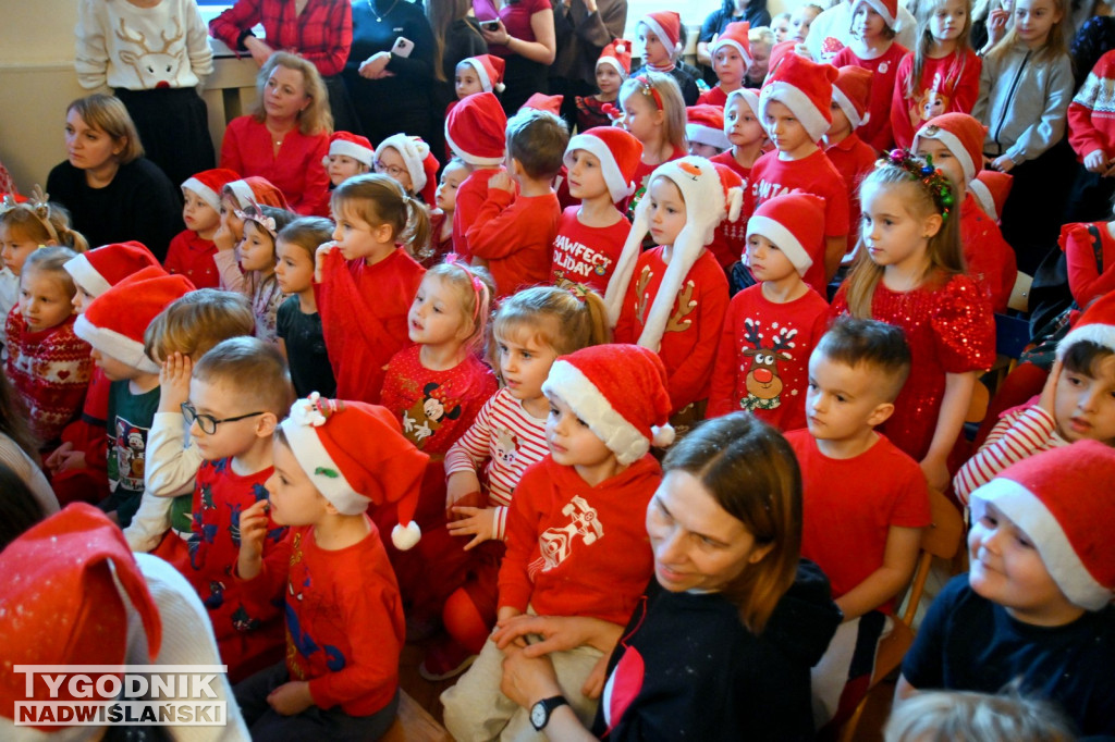 Mikołajkowe widowisko w Przedszkolu nr 6 w Tarnobrzegu