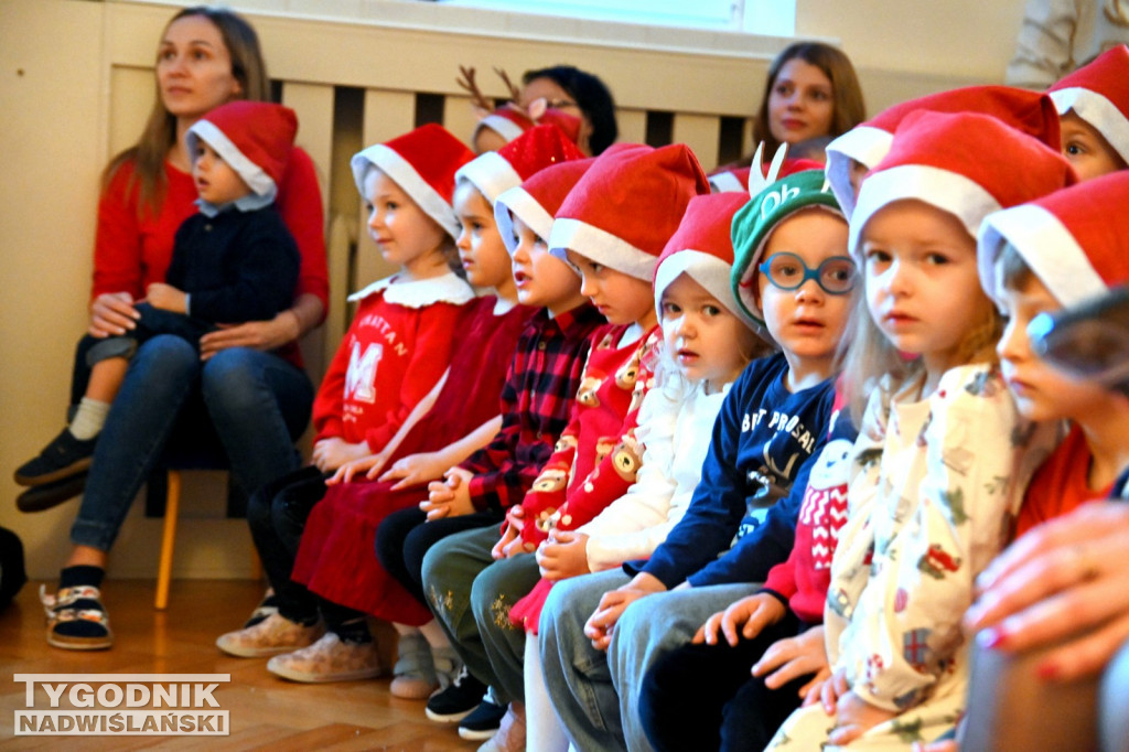 Mikołajkowe widowisko w Przedszkolu nr 6 w Tarnobrzegu
