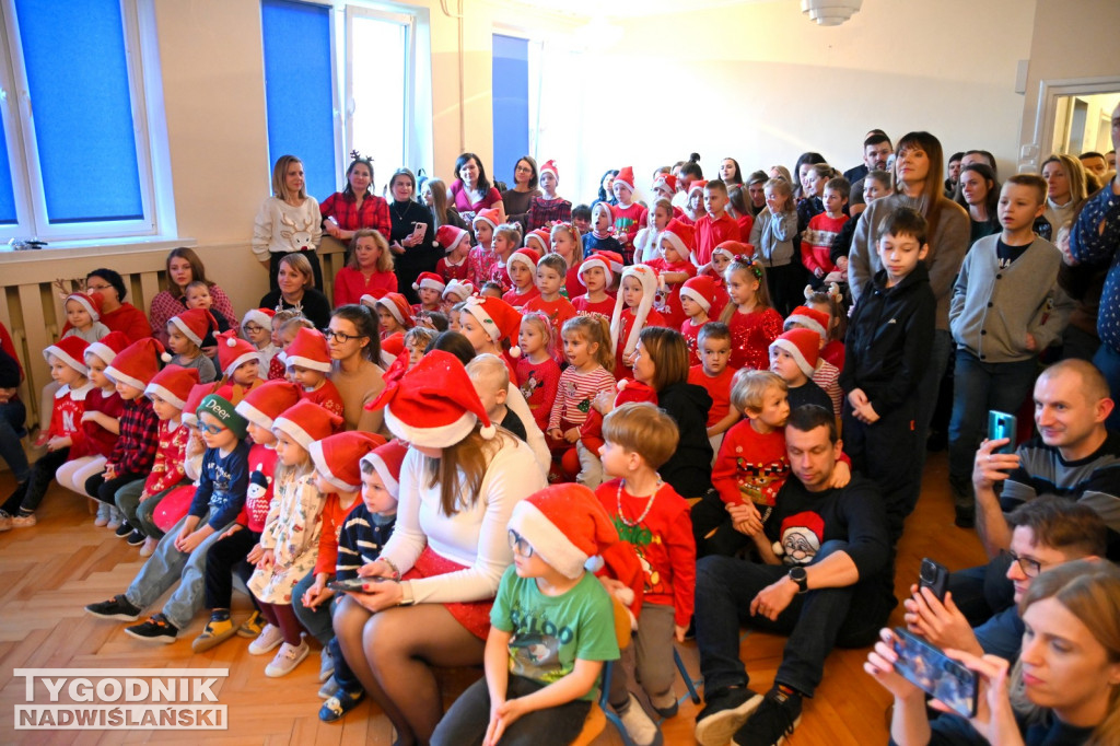 Mikołajkowe widowisko w Przedszkolu nr 6 w Tarnobrzegu