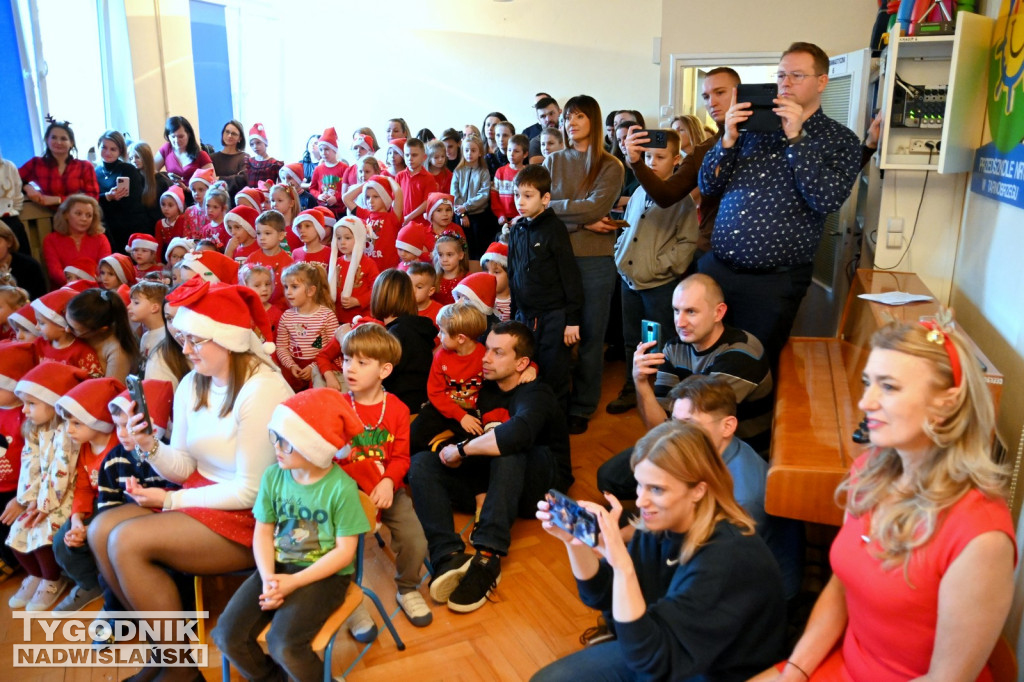 Mikołajkowe widowisko w Przedszkolu nr 6 w Tarnobrzegu