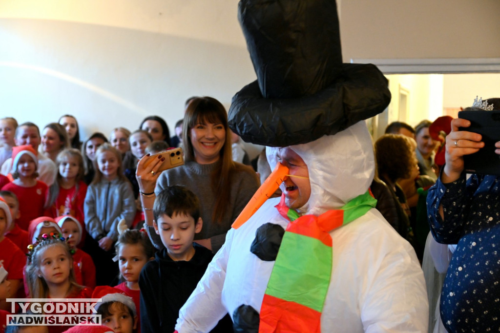 Mikołajkowe widowisko w Przedszkolu nr 6 w Tarnobrzegu