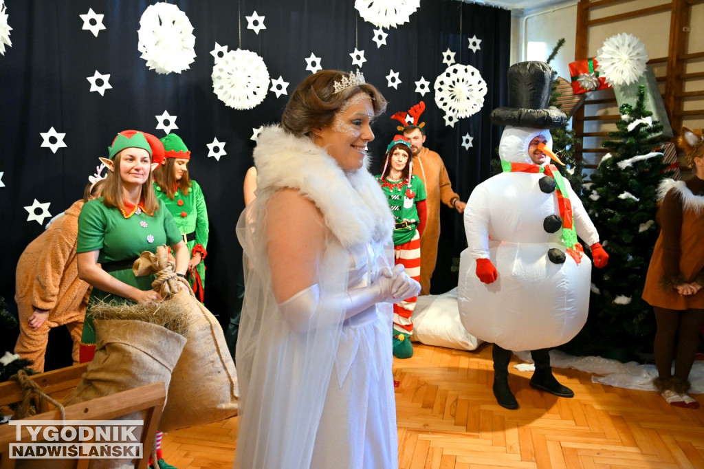 Mikołajkowe widowisko w Przedszkolu nr 6 w Tarnobrzegu