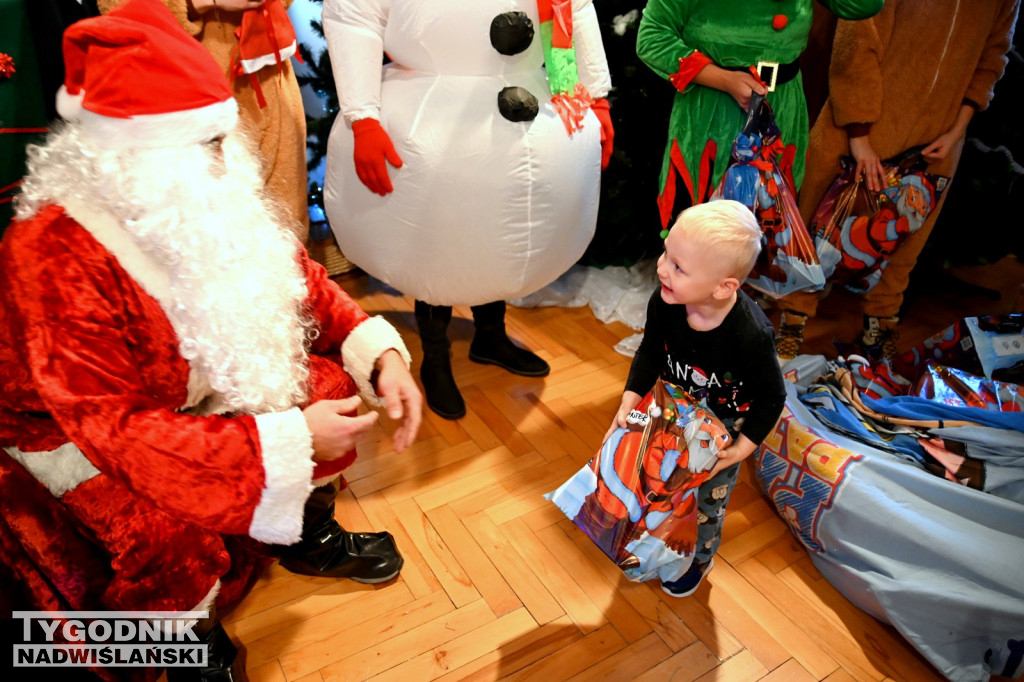 Mikołajkowe widowisko w Przedszkolu nr 6 w Tarnobrzegu