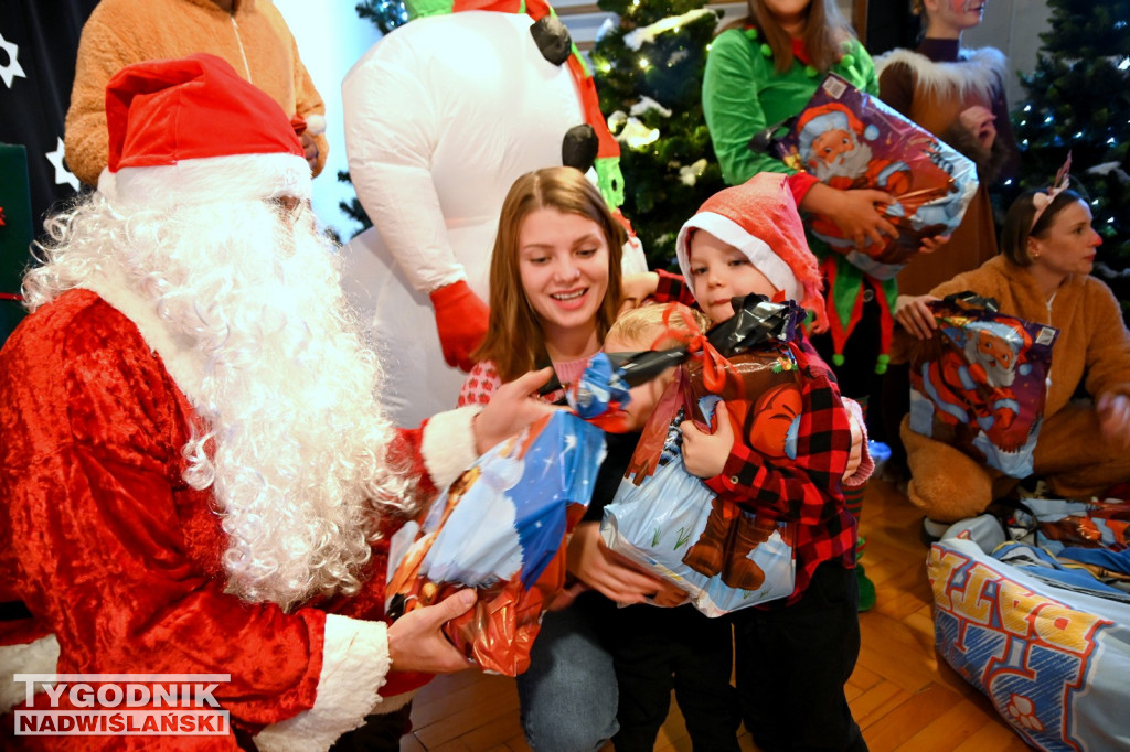 Mikołajkowe widowisko w Przedszkolu nr 6 w Tarnobrzegu