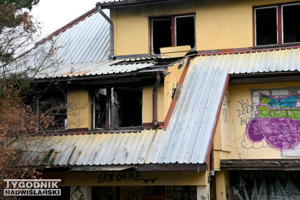 Zrujnowany Hotel Nadwiślański w Tarnobrzegu