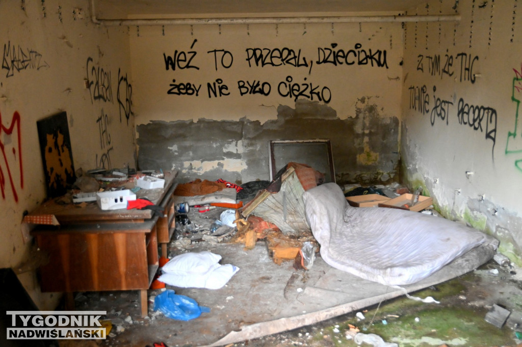 Zrujnowany Hotel Nadwiślański w Tarnobrzegu