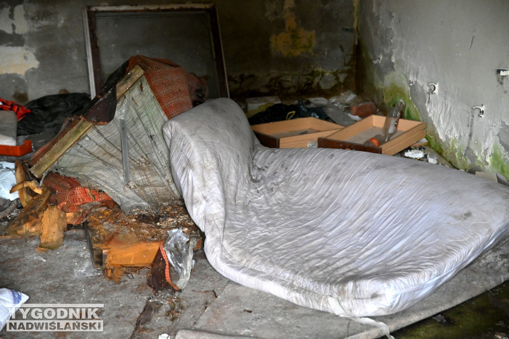 Zrujnowany Hotel Nadwiślański w Tarnobrzegu